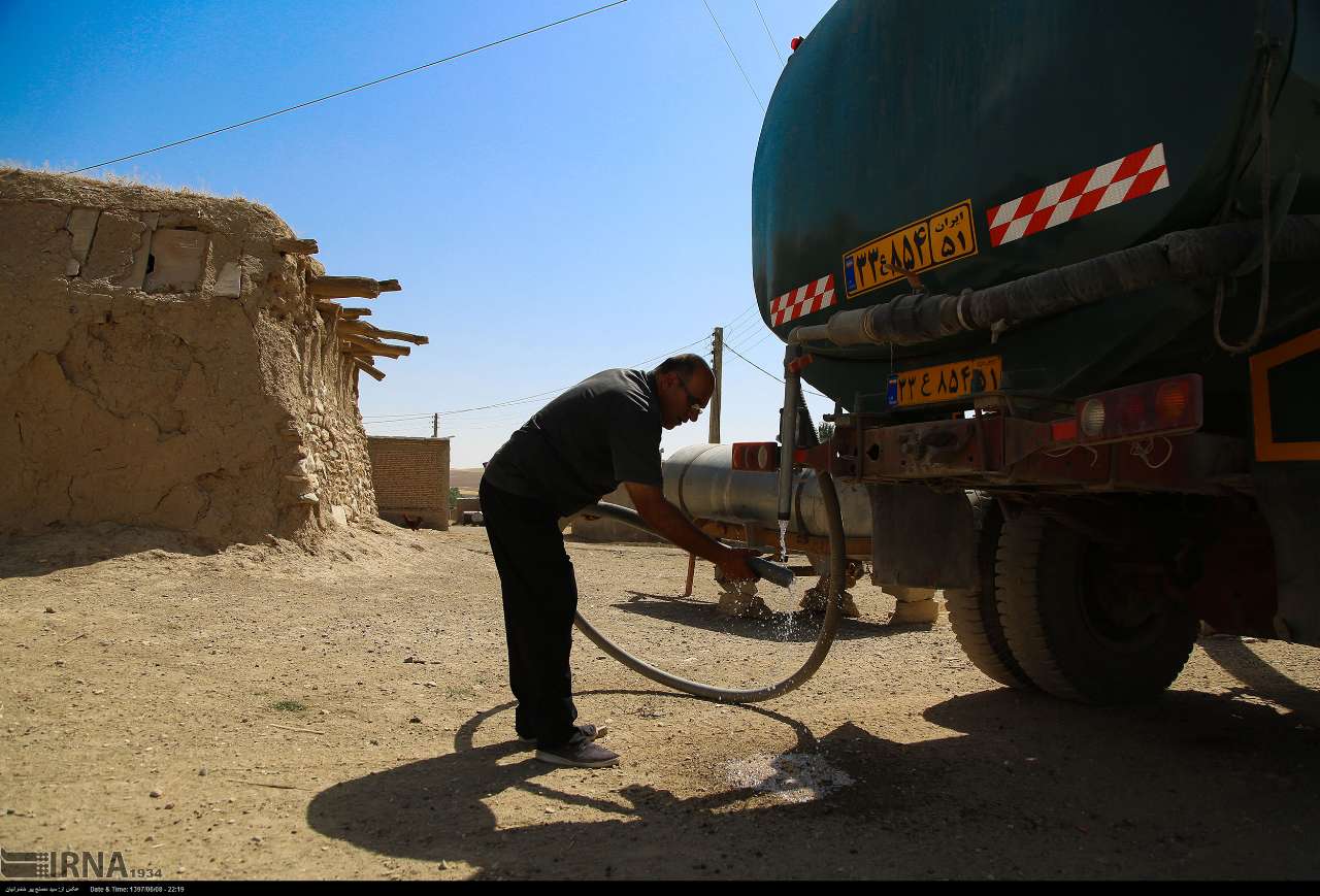 آبرسانی سیار به روستای سلطان آباد قروه در استان کردستان 2