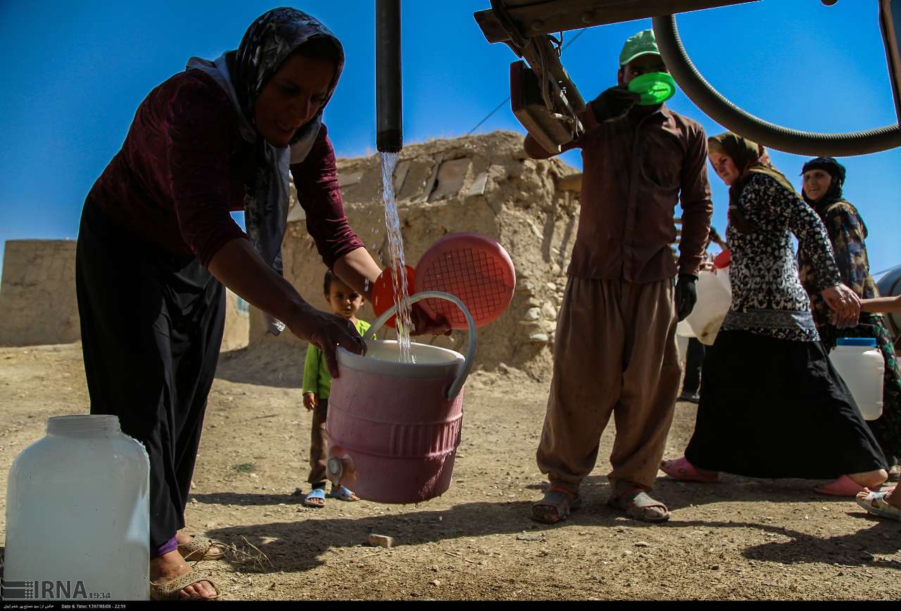 آبرسانی سیار به روستای سلطان آباد قروه در استان کردستان 12