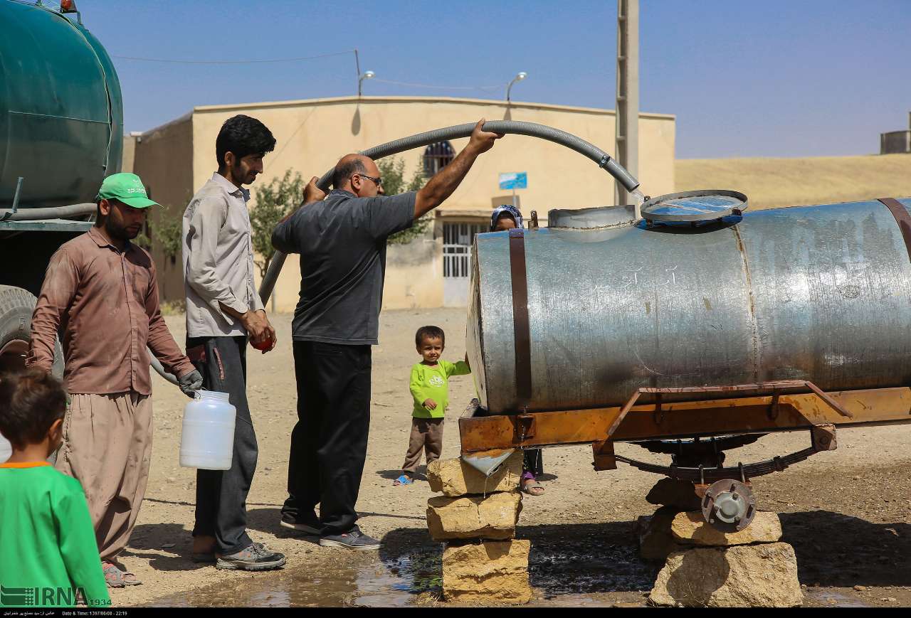 آبرسانی سیار به روستای سلطان آباد قروه در استان کردستان 13