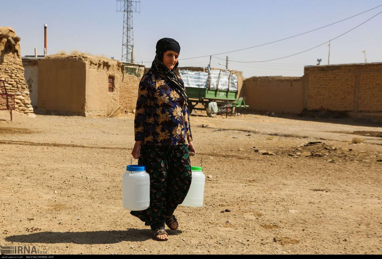آبرسانی سیار به روستای سلطان آباد قروه در استان کردستان 17