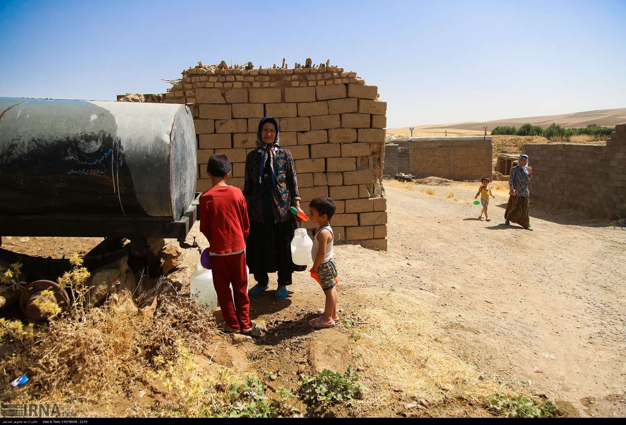 آبرسانی سیار به روستای سلطان آباد قروه در استان کردستان 23