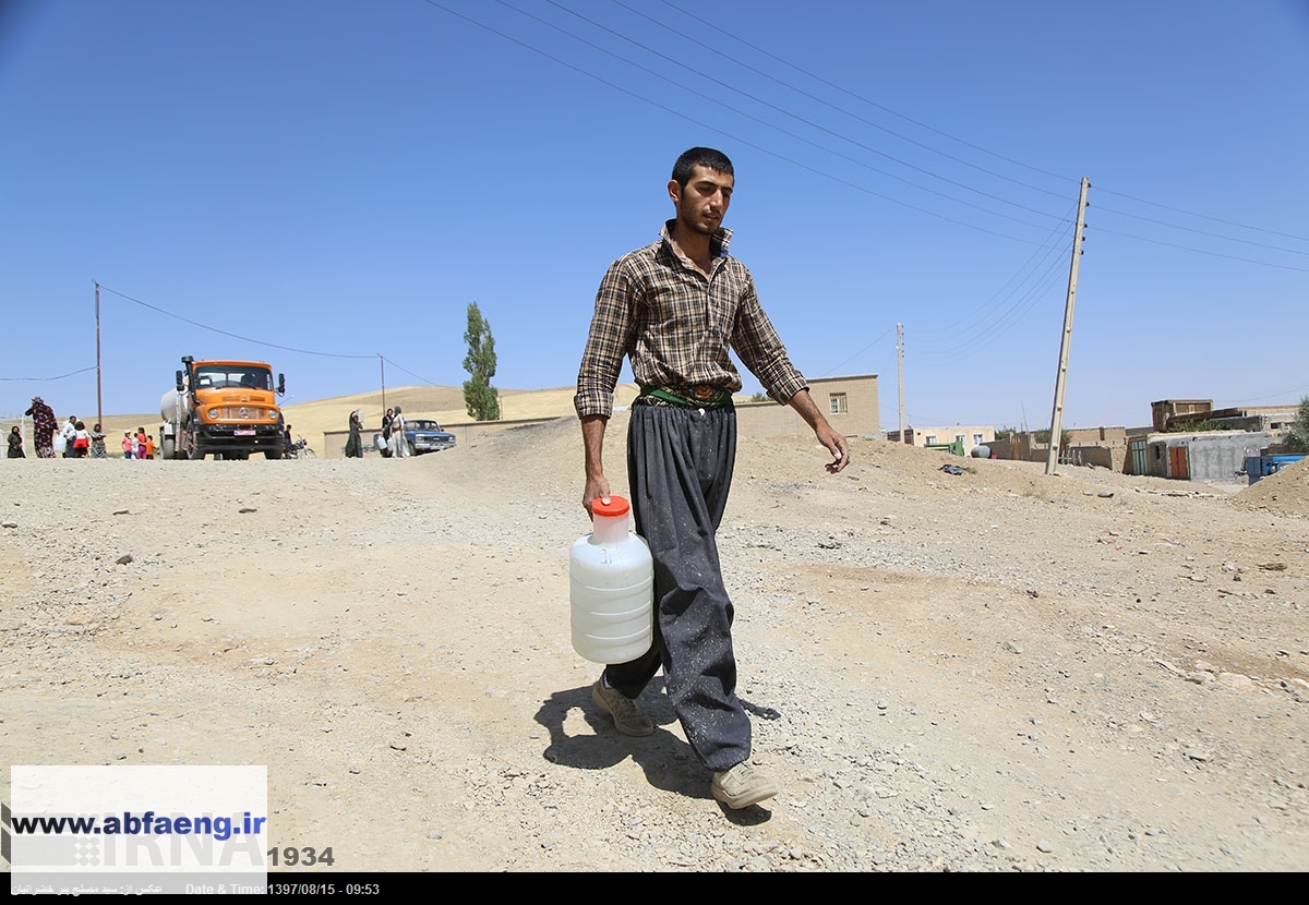 آب‌رسانی سیار به روستای آغه جری  5